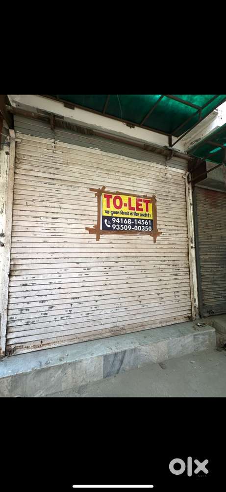 Double floor shop for sale in mohta market size 10/9.5