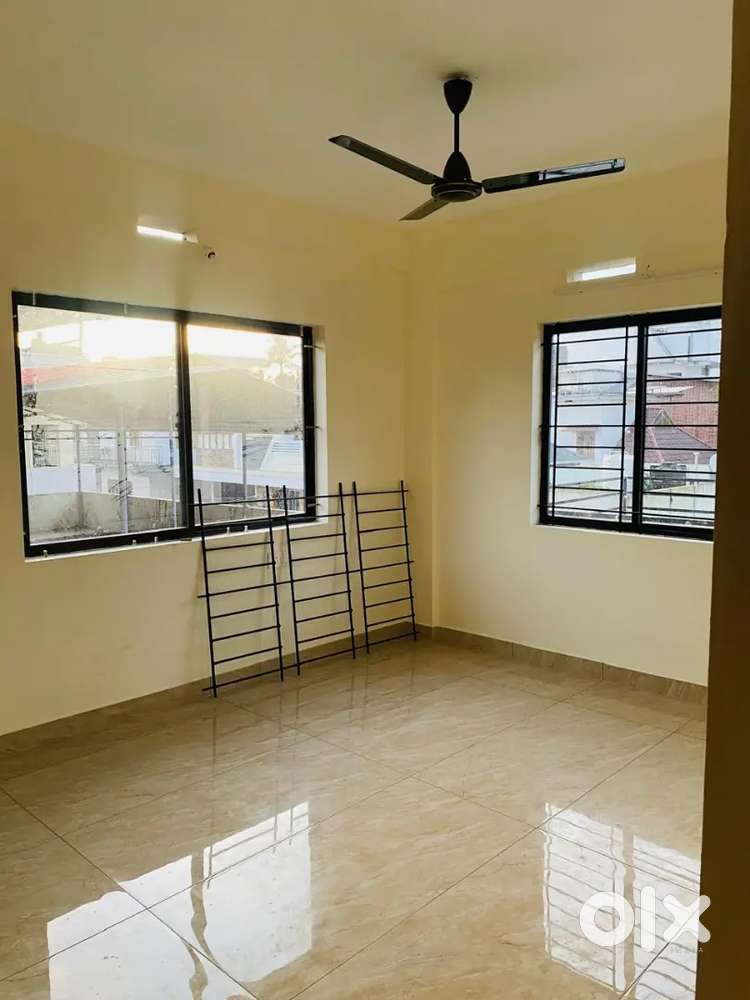 Rs.3500/- ROOM SPACE FOR RENT AT EDAPALLY TOLL (ATTACHED BATHROOM)
