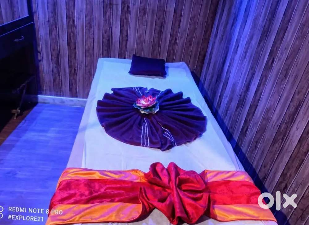 Bhal female candidate lage massage aru extra kam r karone