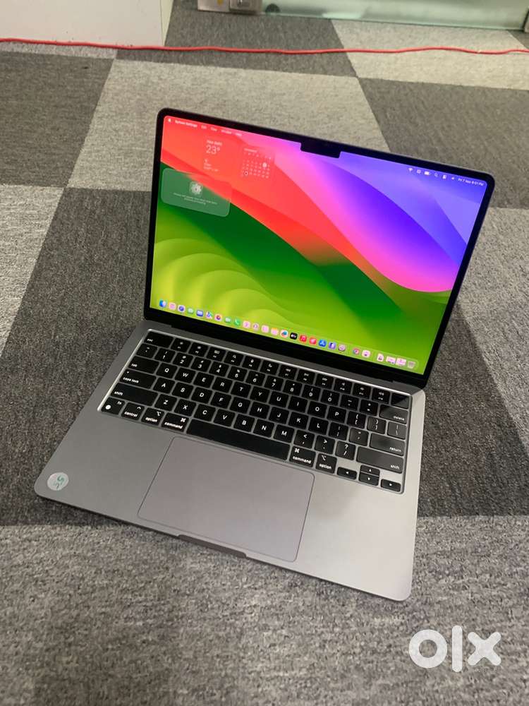 Macbook Air 2022 M2 (13inch) 8GB 256GB Bill & Warranty
