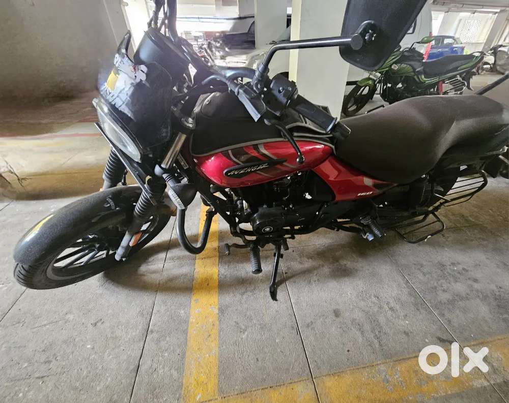 Showroom condition 3 months old  Red Avenger bike 160 price negotiable