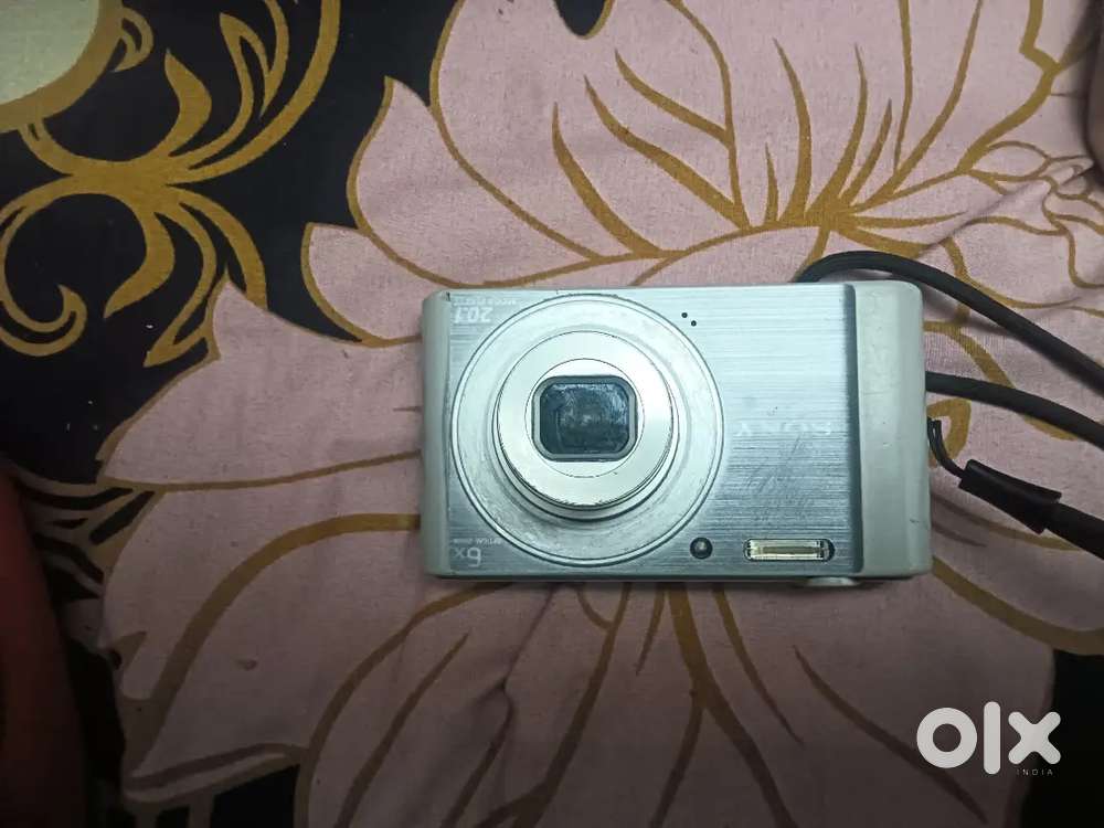 Sony cyber shot DSC-W810