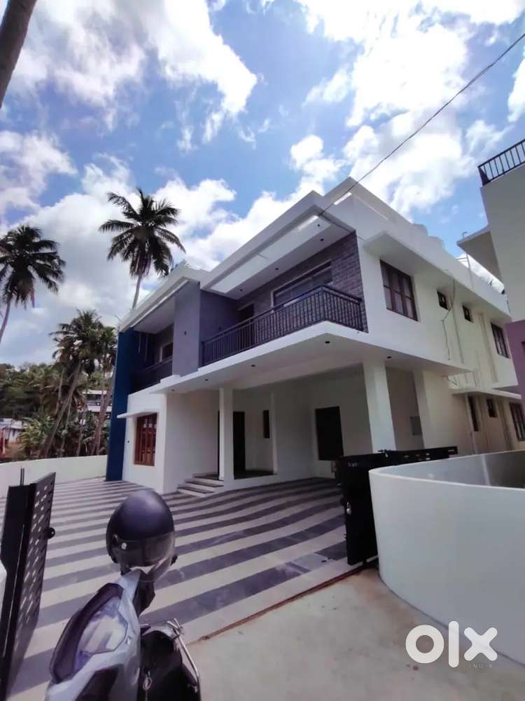 New house for sale @ St Thomas school mukkola Mannanthala