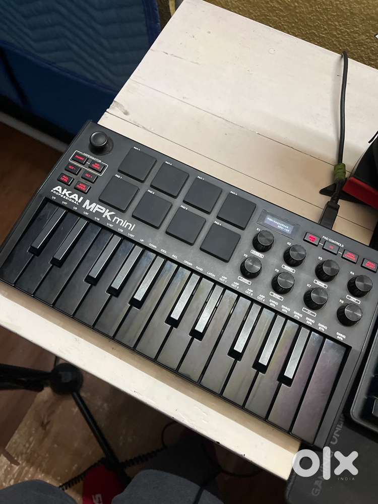 Akai MPK Mini Mk3- All Black edition (Mint Condition)