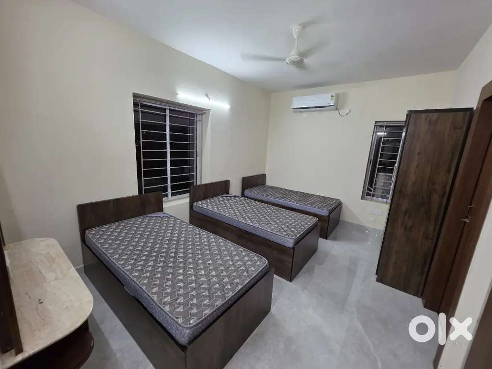 Premium Girls PG Near KIIT & Infocity – Spacious & Affordable