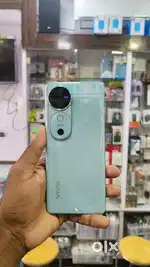 Vivo V40 5G ( 8GB RAM , 128GB ROM ) Mobile For Sell