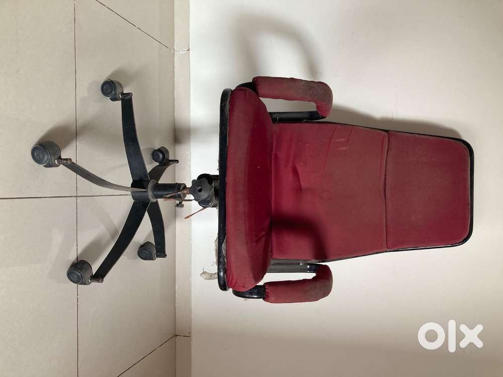 Revolving chair for office