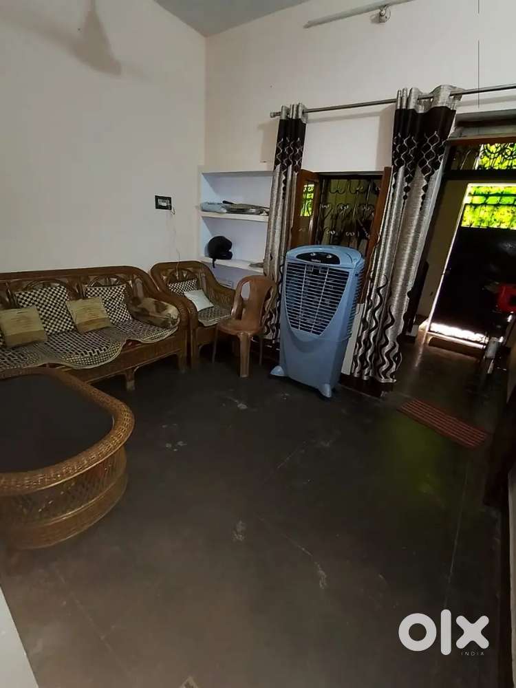 A well maintained and ready to move in house.Price is negotiable