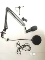 Basic Podcast Mic with desk tripod and with table mic holder