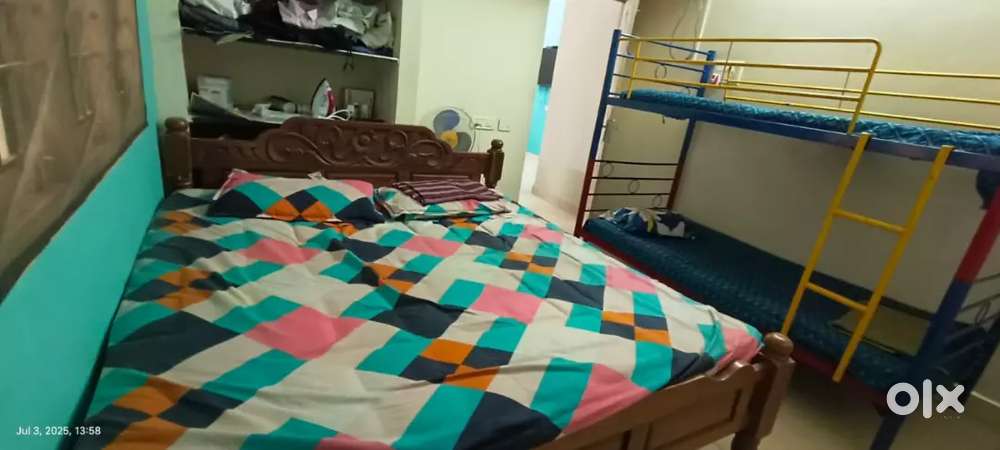 Fully furnished Apartment for working women's sharing, paying guest.