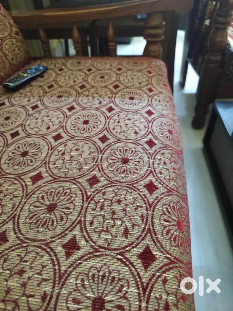Quality Sagun Wood Sofa in excellent condition