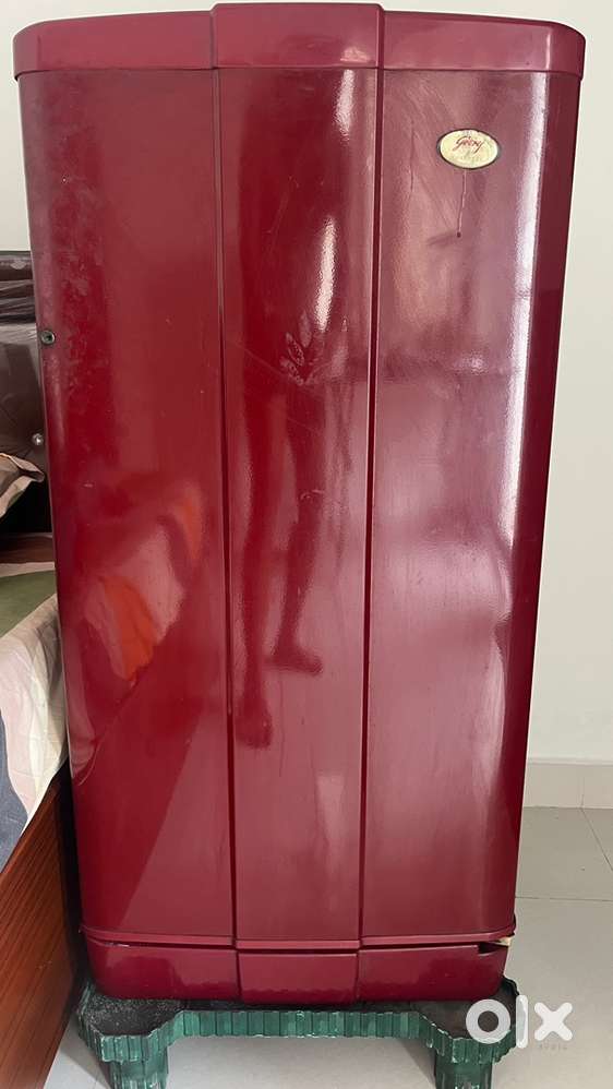 Godrej champian 190 lts fridge