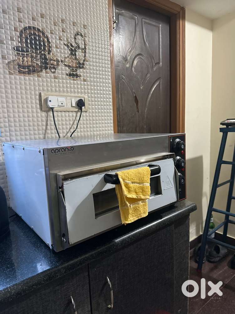 Commercial grade Pizza oven with Stone