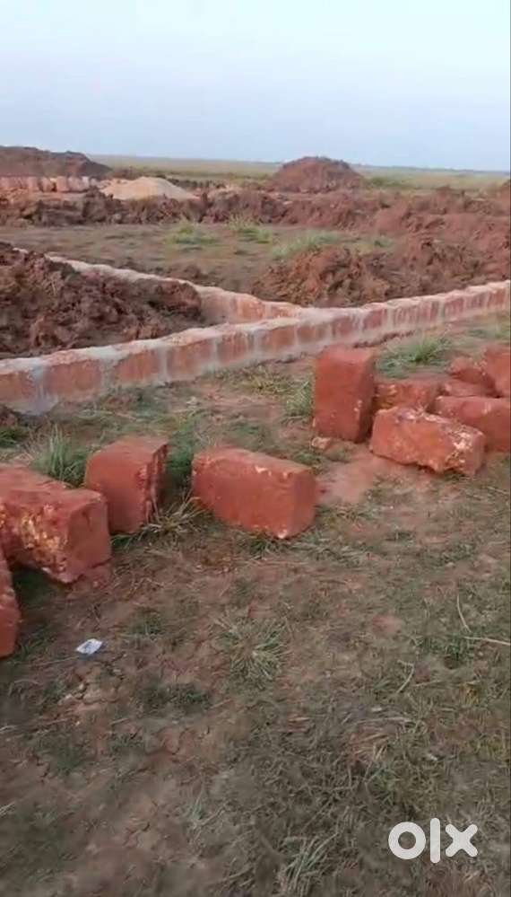 BOTH INVESTMENT AND READY TO CONSTRUCTION PLOT AVAILABLE FOR SALE