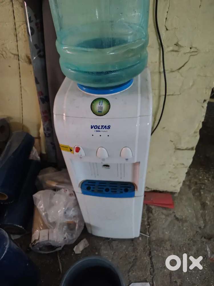 Voltas water dispenser