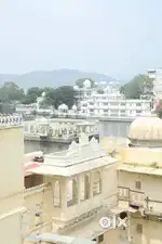 7 room with rooftop restaurant for rent