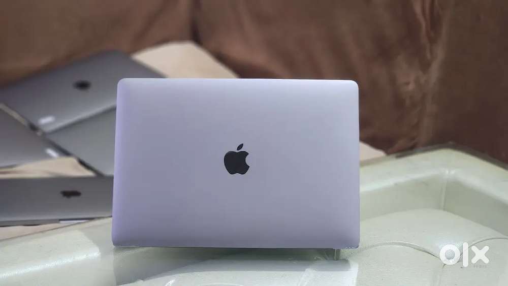 M1 Apple Macbook Pro 16GB Ram 256gb Apple SSD 13inch Retina Display