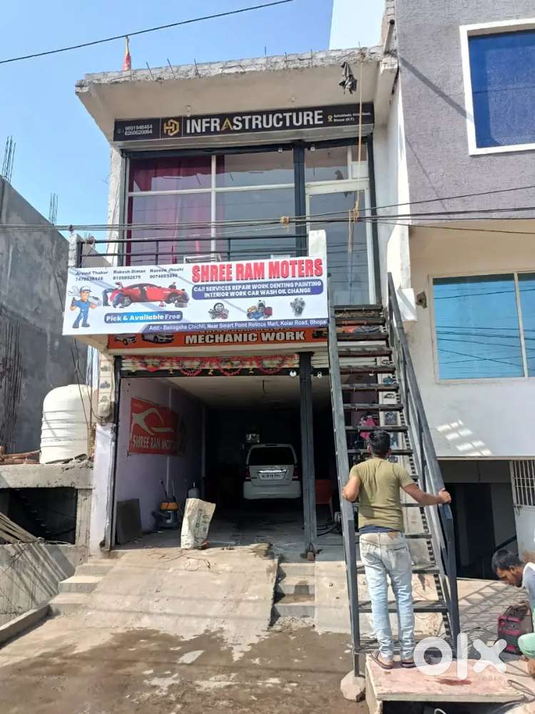 Kolar Road Men 6 line per first floor ki shop available h