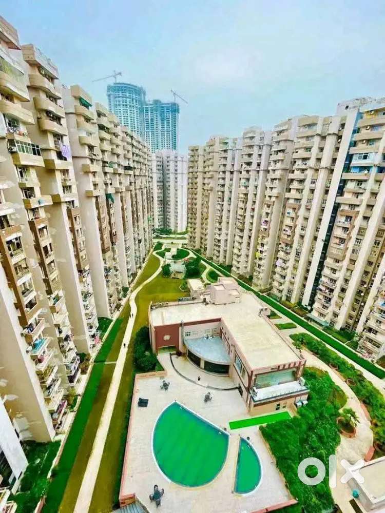 Male Flatmate need in Noida Extension near Gaur City Mall.