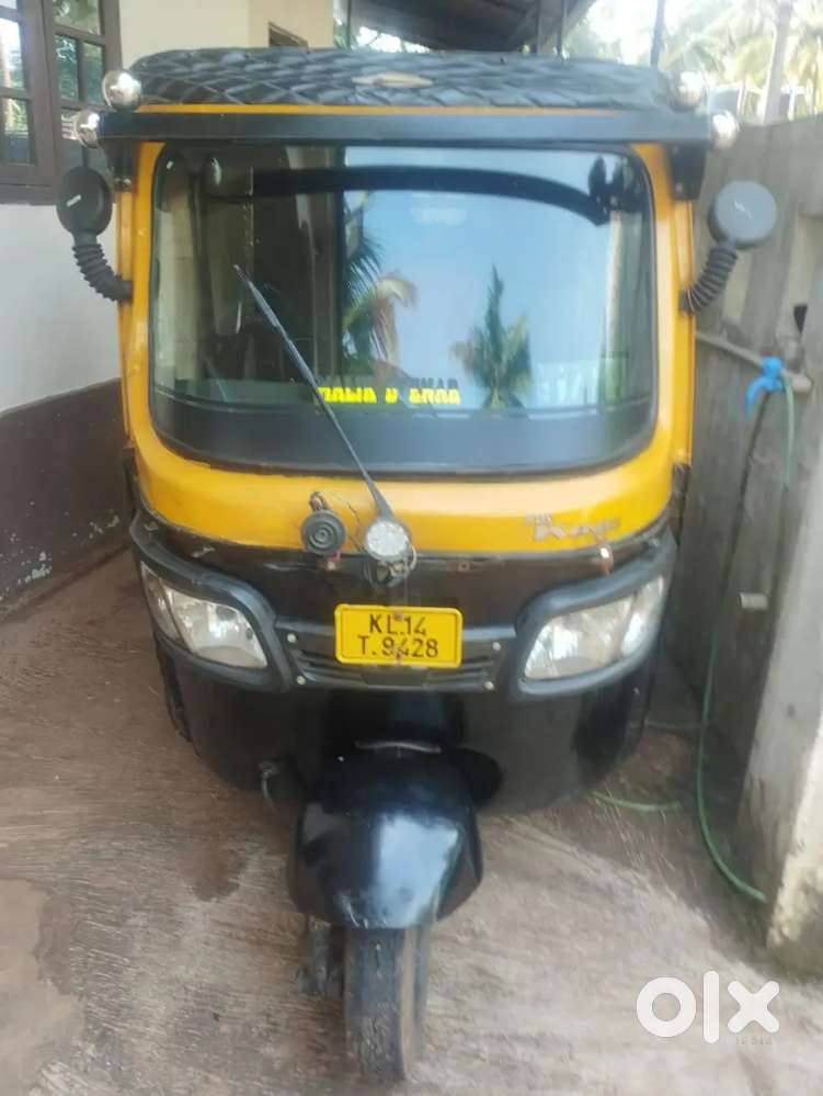 Tvs  auto rikshaw sale