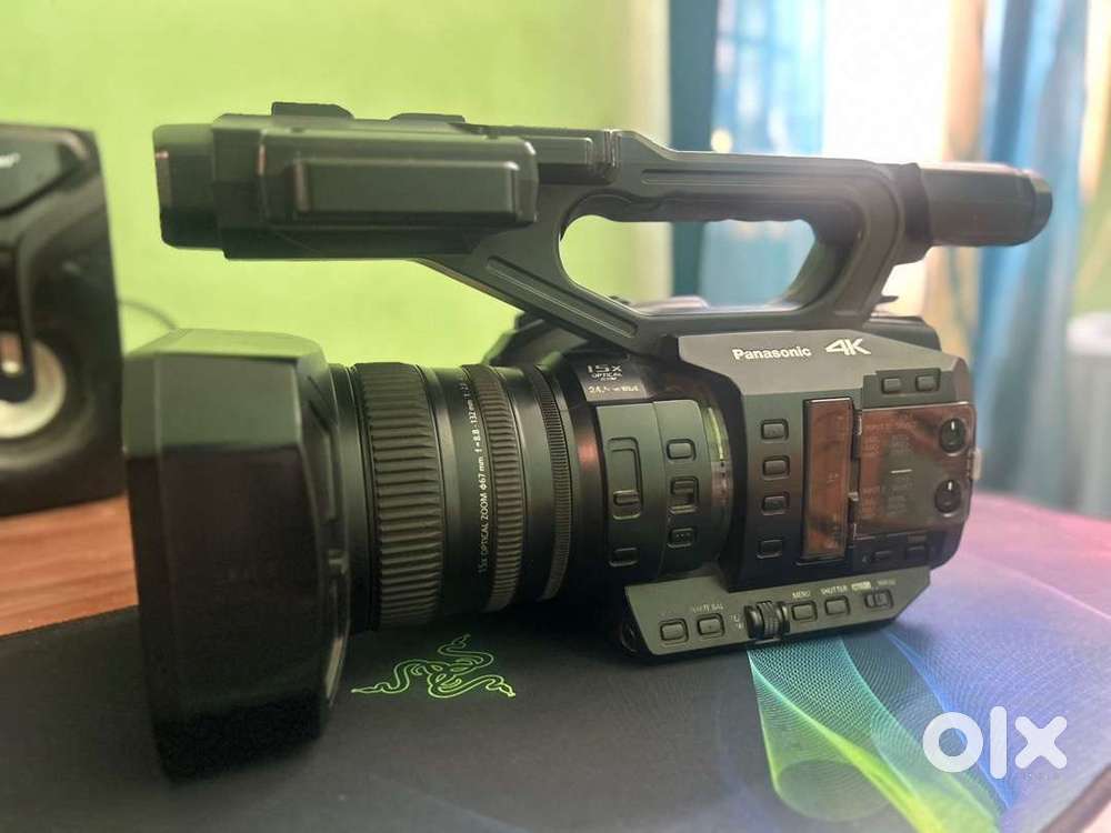 Panasonic UX-90 4K Camera