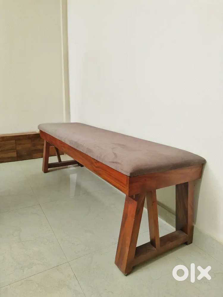 High-Quality Solid Wooden Bench with Soft Upholstery - Barely Used