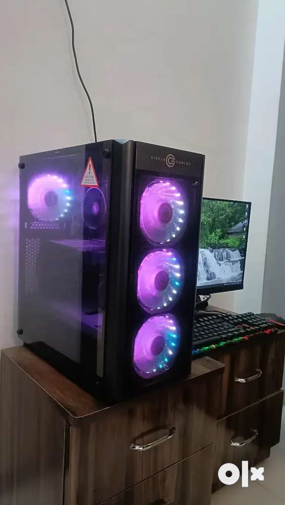 Fully customised built pc for video editor and game stream