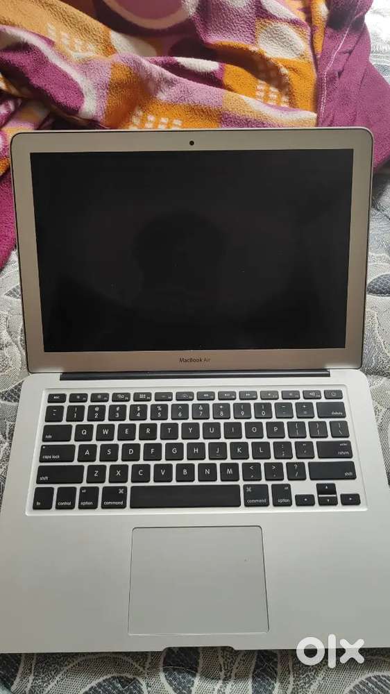 Macbook Air i5 8th Urgent sell