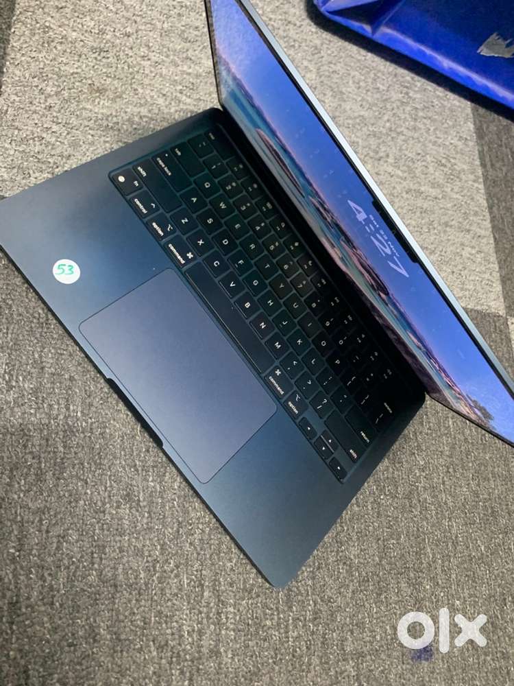 macbook Air M2/13inch/13inch/8GB RAM/256GB SSD/Good working/With Bill