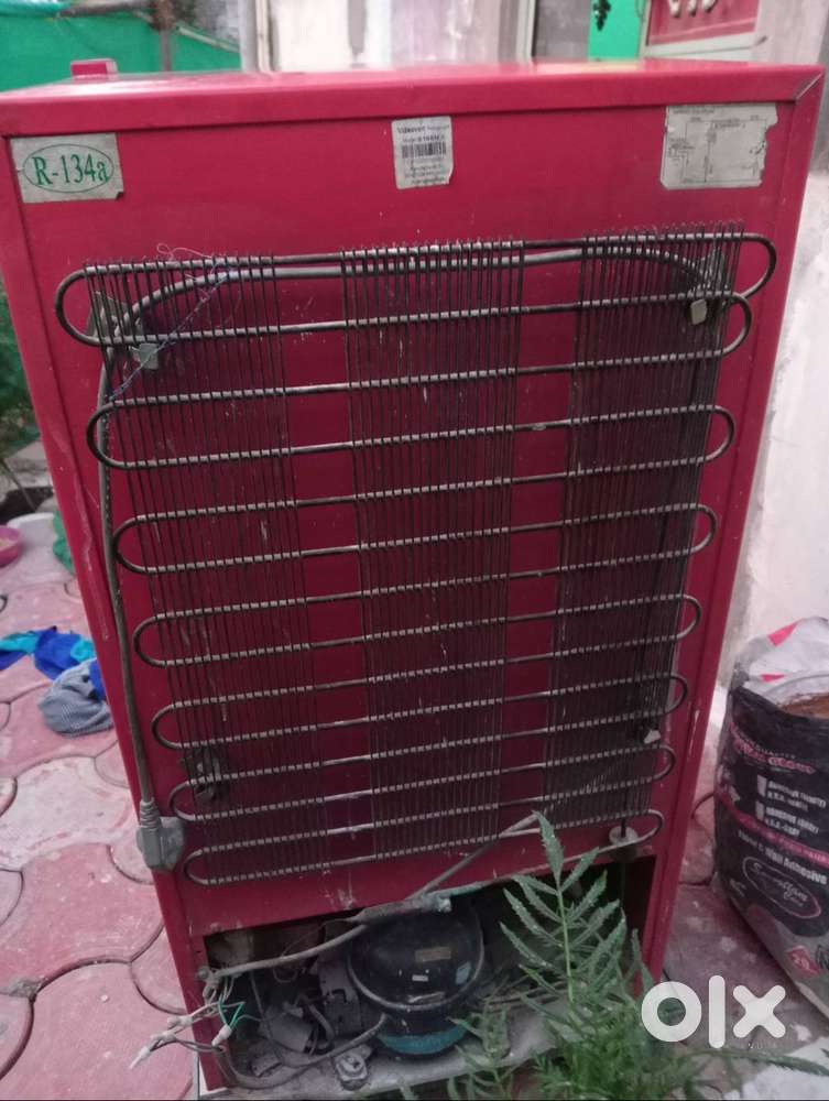 फ्रीज बेचना हैं