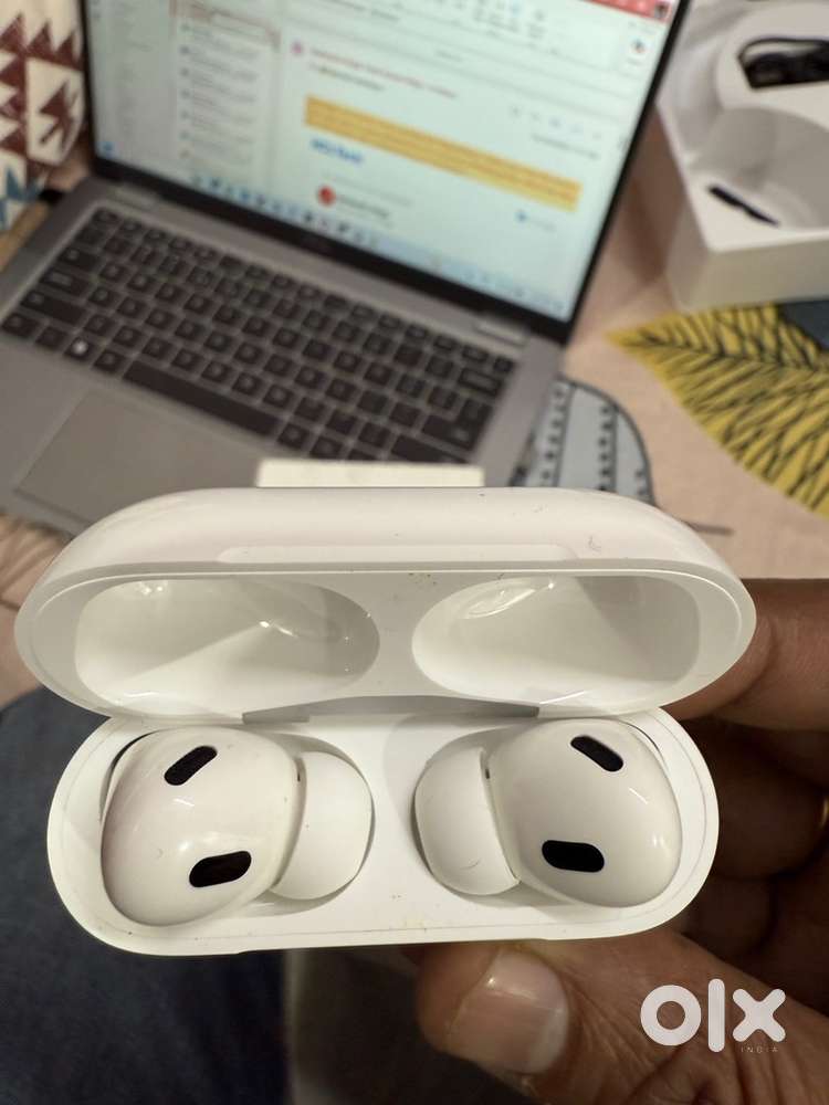 Apple airpods pro 2 just seal open