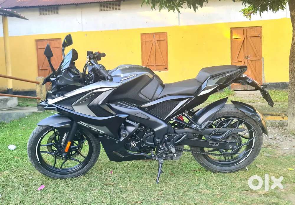 Pulsar RS200 BS6 With Daul ABS Excellent Condition Documents all okay