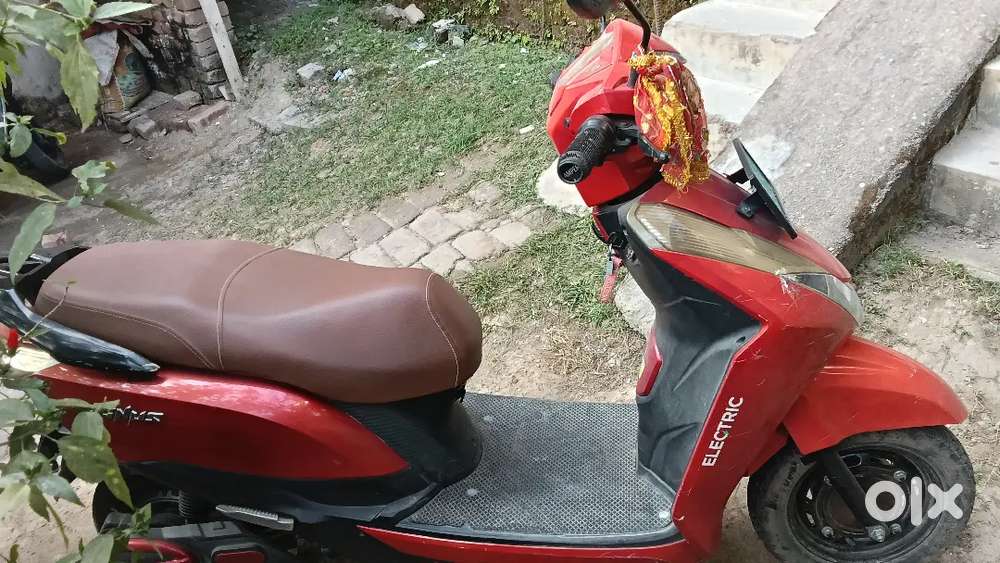 Ampere EV , Red colour