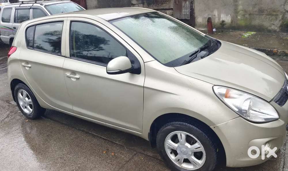 Hyundai New i20 2011 Petrol plus Cng very low price