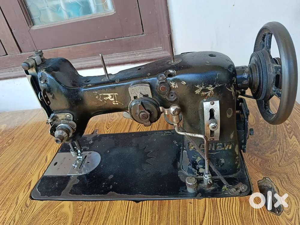Pico sewing machine with motor set