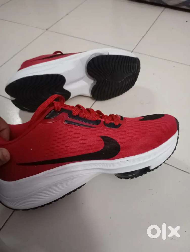 Nike shoes men zoom structure in brand new condition