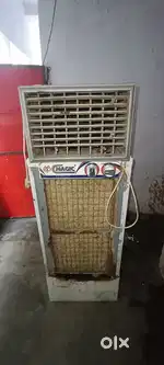 Best 4ft cooler full working with minor repair !