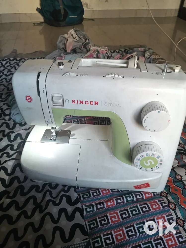 Singer Simple 3229 sewing machine automatic