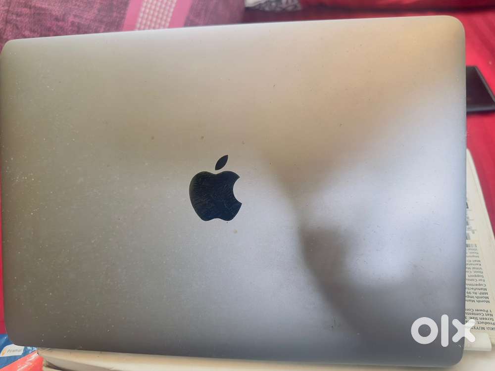 Macbook Air 12’’ in good condition