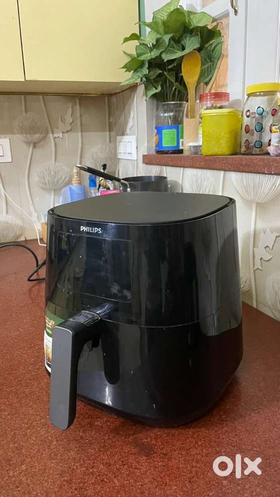 Phillips Air fryer 1-2 times used new condition