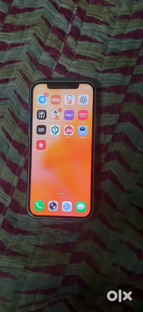 Iphone 12, cable available