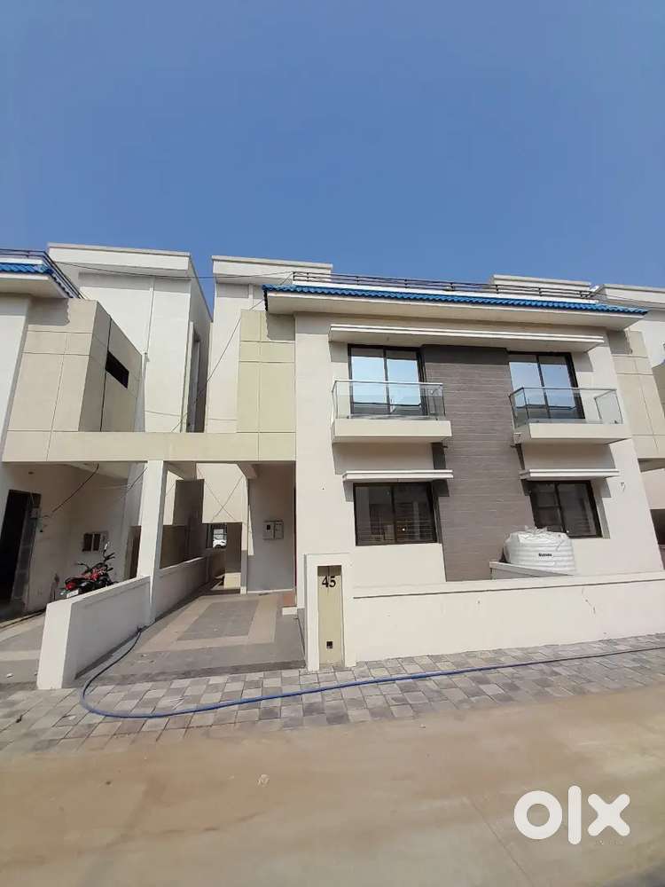 3 bhk Ready to move in duplex.