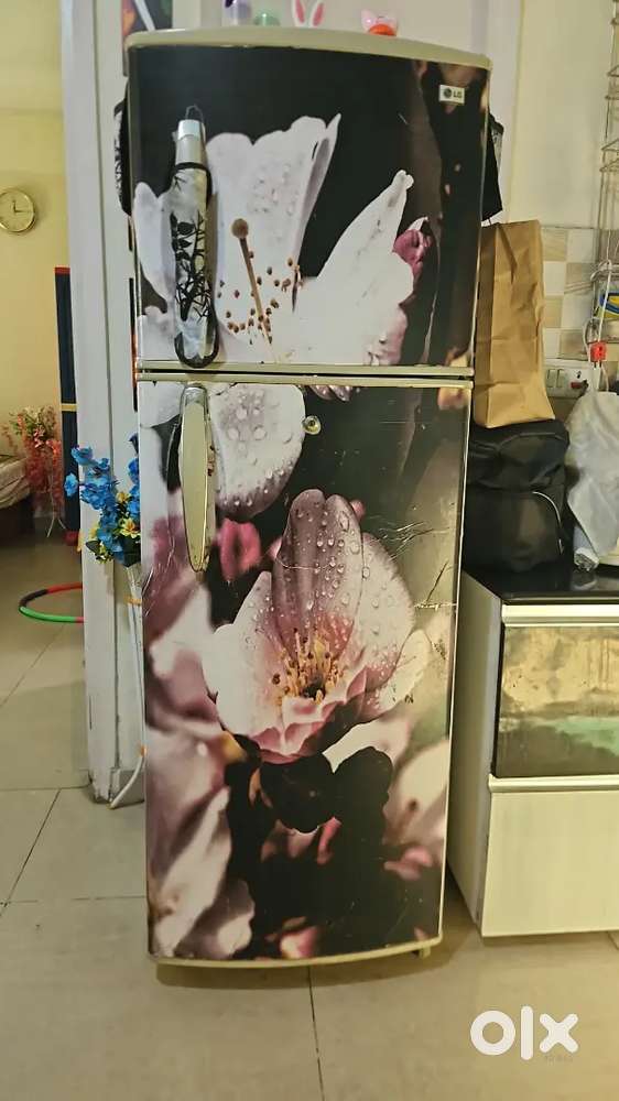 LG 265 liter well maintained fridge