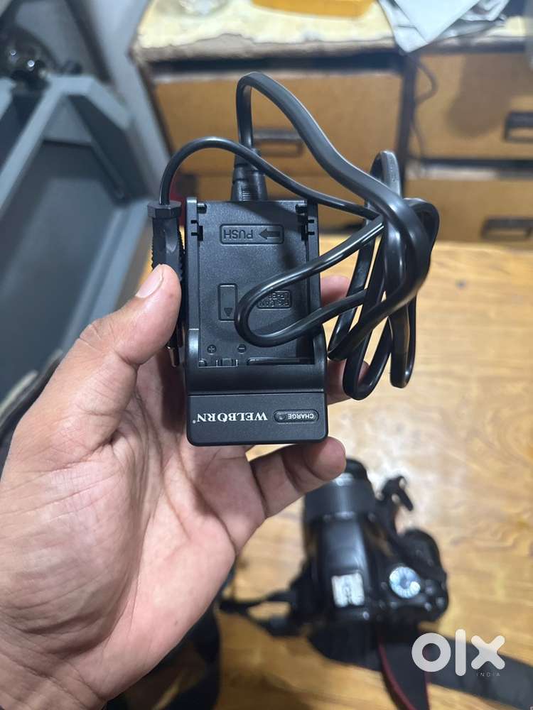 Canon 550d camera good condition with lens