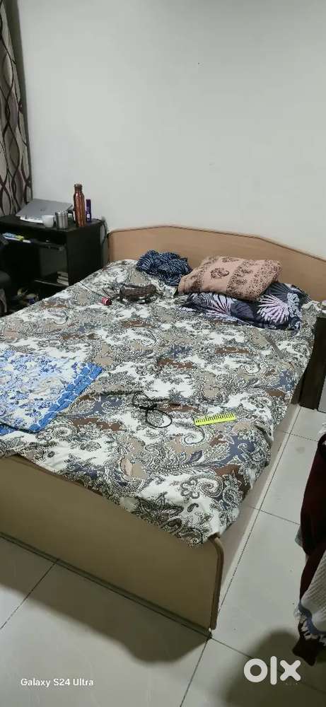 Used Bed with matress
