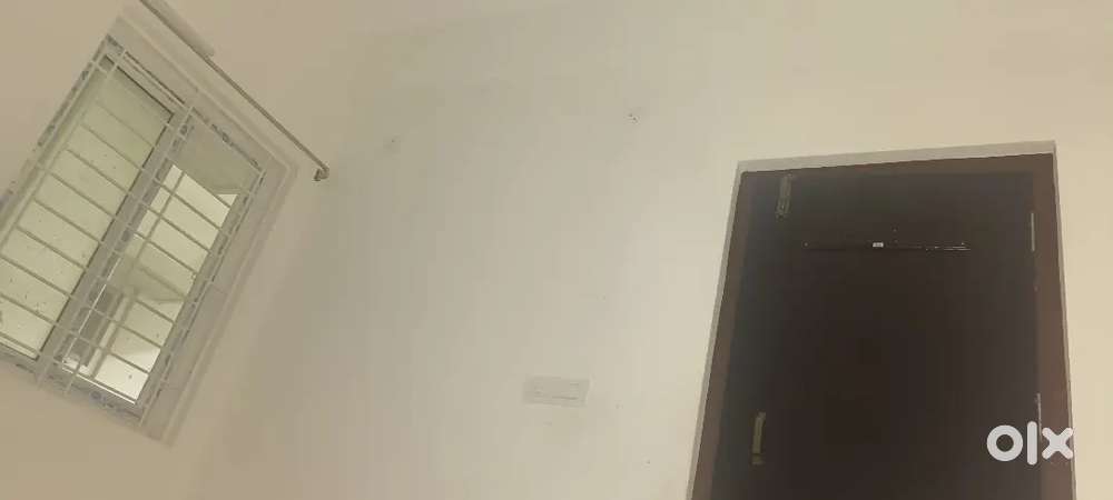 Need to roomate to share