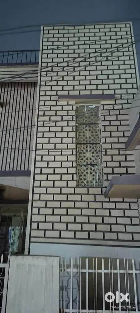 Prime located 3bhk with car parking