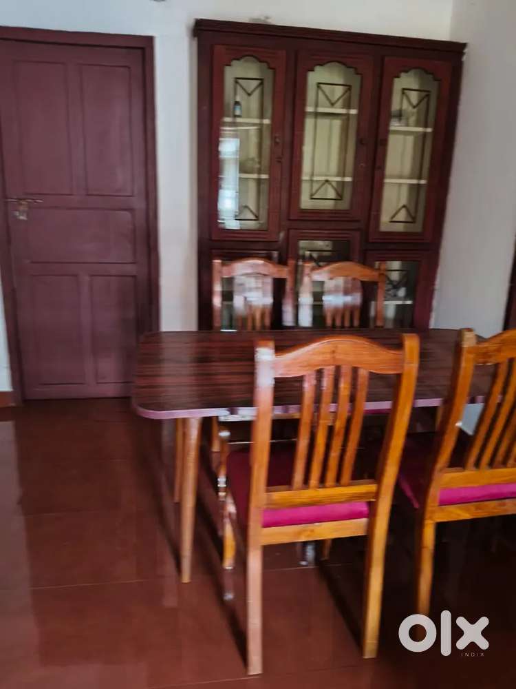 2 BHK House 1st Floor- പള്ളിനട പാലാരിവട്ടം - CAR Parking - FAMILY