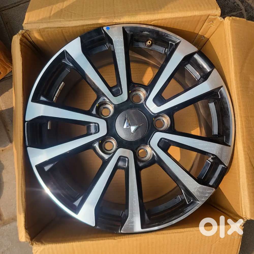 I want to sell SCORPIO N 17 INCH ALLOY WHEELS.