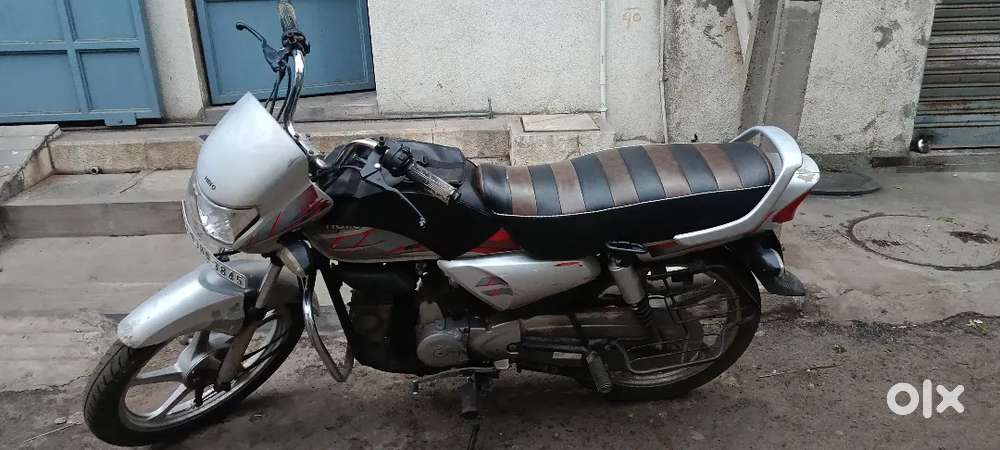 HF Deluxe bechni hai